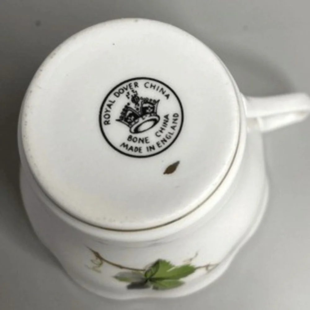Royal Dover Bone‎ China Tea Cup Saucer Set Green Grape Leaves Gold Rim England